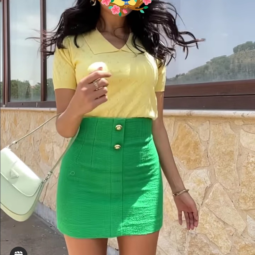 Textured mini skirt